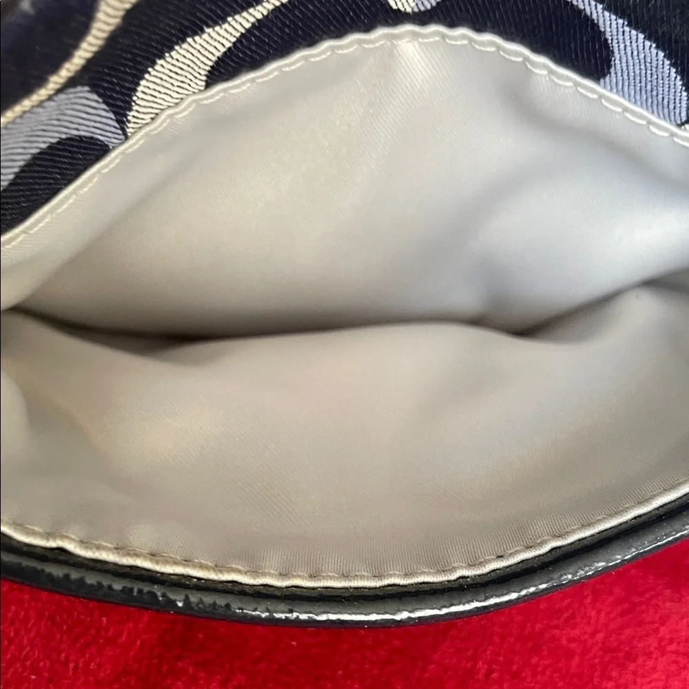 Coach Navy Signature Canvas Wristlet with Gray 'C' Pattern EUC - Picture 4 of 7